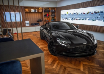 4.2 milyon liralık Aston Martin