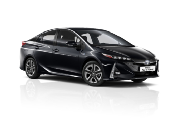 Yeni Prius Plug-in 1.3 lt harcıyor