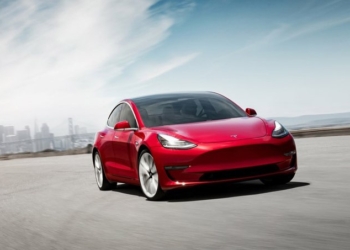 Almanlar’ı elektrik çarptı