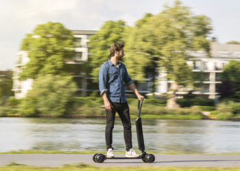 20 km menzilli e-scooter