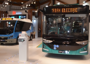 Elektrikli minibüsle Meksika’da