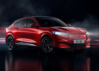 Hem Mustang hem elektrikli SUV