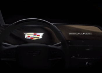 Escalade’ye ilk kavisli OLED ekran