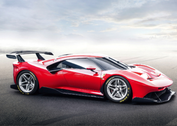 Ferrari elektrikliyi 2025’e erteledi