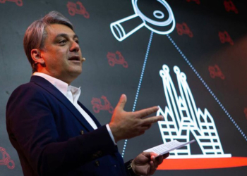 Maaşı eski CEO’nun iki katı