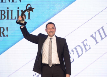 8 yıl sonra o direksiyona yeniden geçiyor