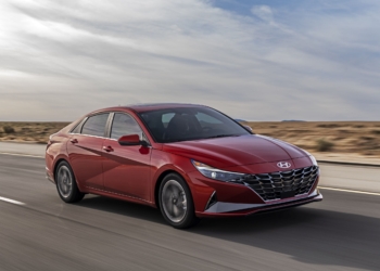 Coupe görünümlü yeni Elantra