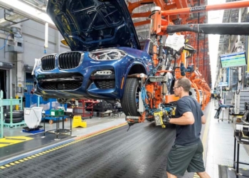 BMW de koronavirüs kurbanı