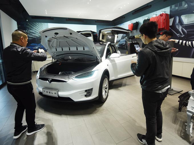 Çin’de showroom’lar yeniden açılıyor