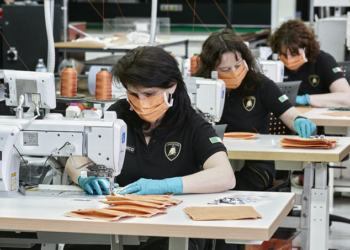 Lamborghini maske üretimine başladı