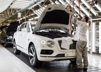 Bentley 1.000 kişiyi çıkarıyor