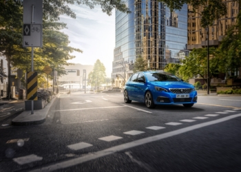 Peugeot 308 makyaj geçirdi