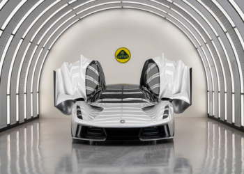 Lotus tamamen elektrikli oluyor