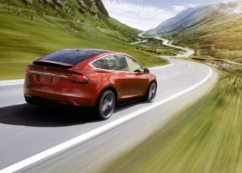 Tesla çıtayı 645 km’ye yükseltti