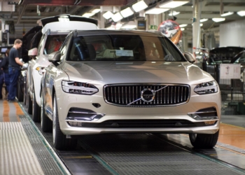 Volvo 800 bin hedefini 1 yıl erteledi