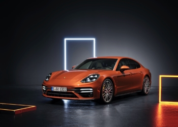 Yeni Panamera Aralık’ta geliyor