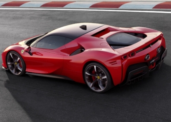 İlk hibrit Ferrari’ye virüs rötarı