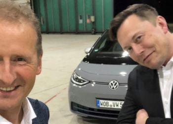 Elon Musk’tan geçer not aldı