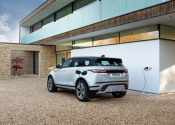 Hibrit Evoque Türkiye’de satışta