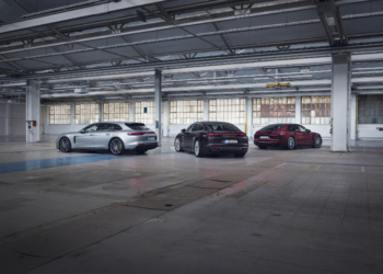 700 beygirlik hibrit Panamera