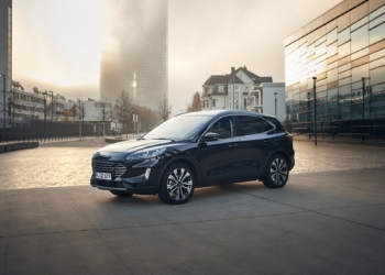 Hibrit Kuga 1.000 km gidebiliyor