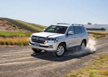 Yeni Land Cruiser’da hibrit sürprizi