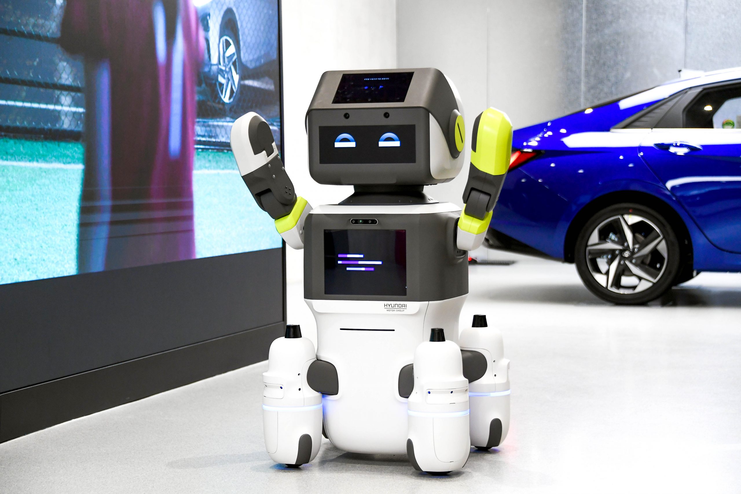 Otomobilleri robotlar satacak