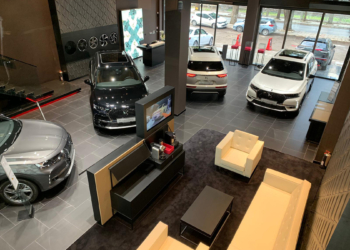 DS 9 Sedan geliyor