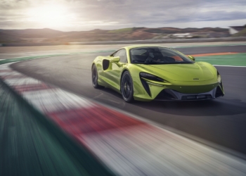 McLaren’in Artura’sı hazır