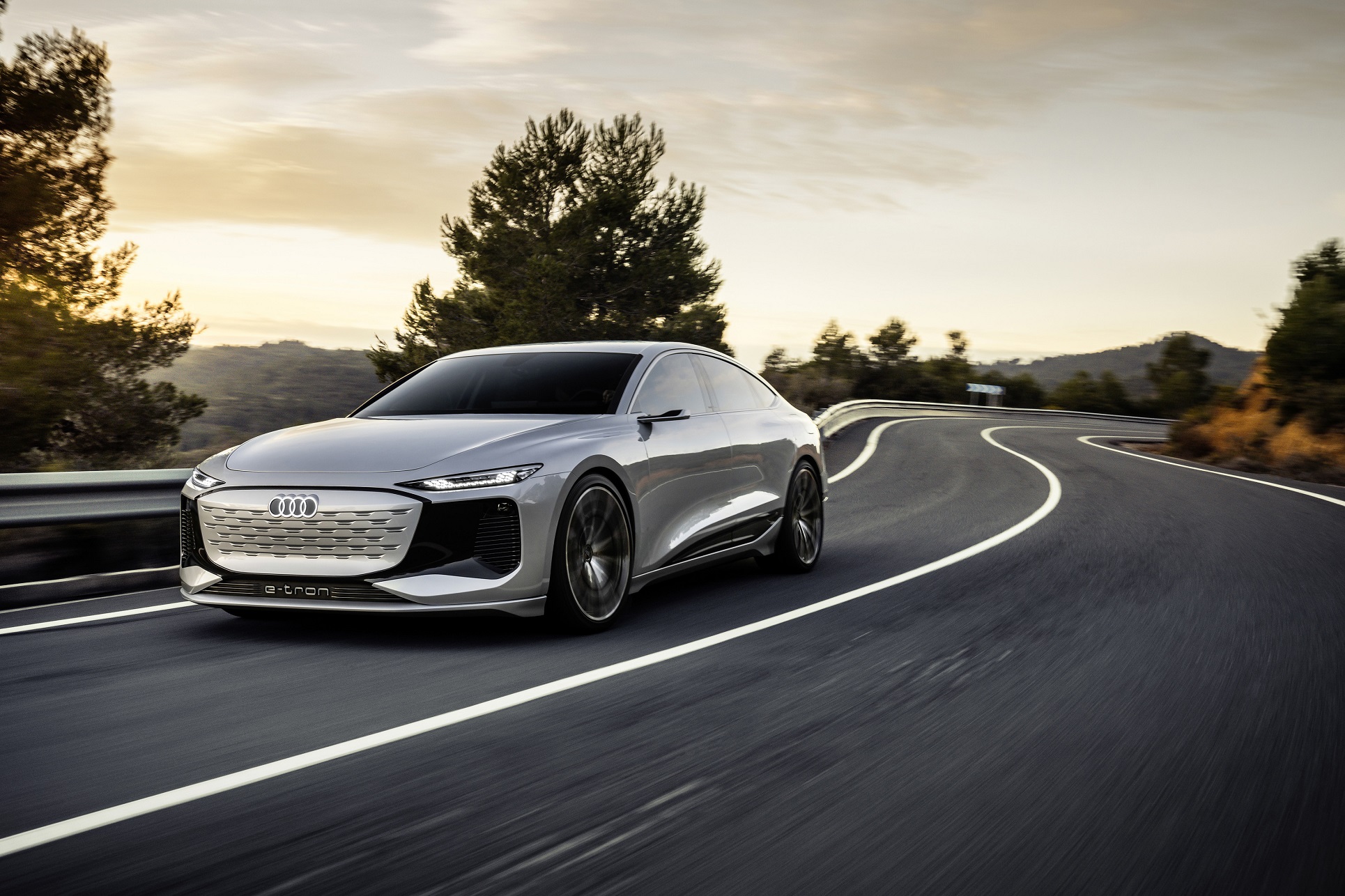 A6 e-tron 700 km menzil sunuyor
