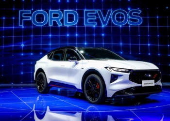 Evos’ta 1.1 metrelik ekran