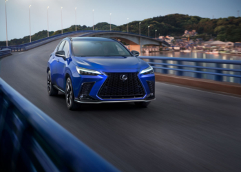 İlk plug-in hibrit motoru yeni NX’e
