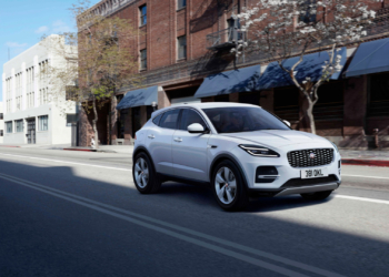 Yeni E-PACE’e 1.5 litre hibrit motor