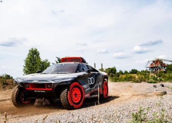 Dakar’da elektrikli ile yarışacak