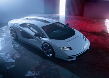 Lamborghini Countach geri döndü