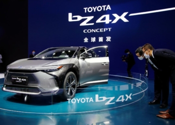 Toyota voltajı yükseltti