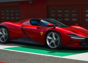 Retro Ferrari anında tükendi