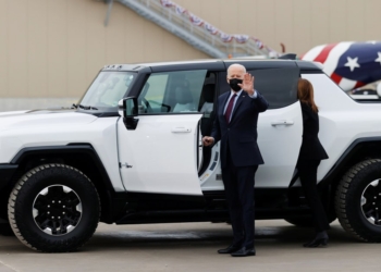 Elektrikli Hummer yola çıkıyor