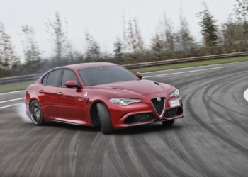 Alfa Giulia elektrikleniyor