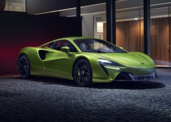McLaren’den üçüncü erteleme