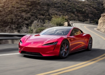 Tesla, Roadster’i satıştan kaldırdı