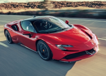 Ferrari 2025’te elektrikleniyor