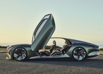 Bentley ilk elektriklisini erteledi