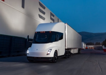 Musk’tan Semi Truck sürprizi