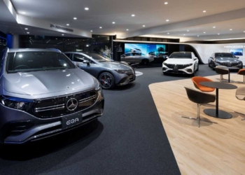 Elektrikliye özel showroom açtı