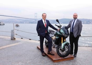 Moto Guzzi V100 ile vites yükseltti