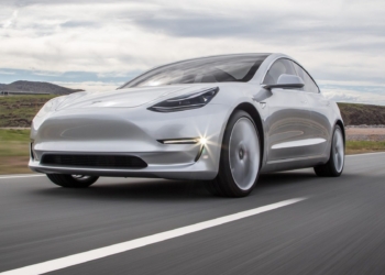 Ucuz Tesla’da otonom sürprizi