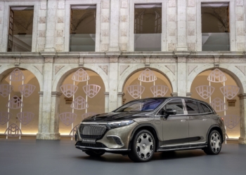 Maybach EQS ile elektriklendi