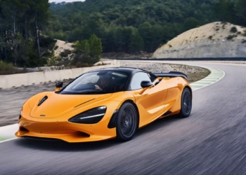 McLaren’de 750S dönemi başladı