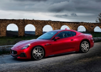 Maserati modaya uydu